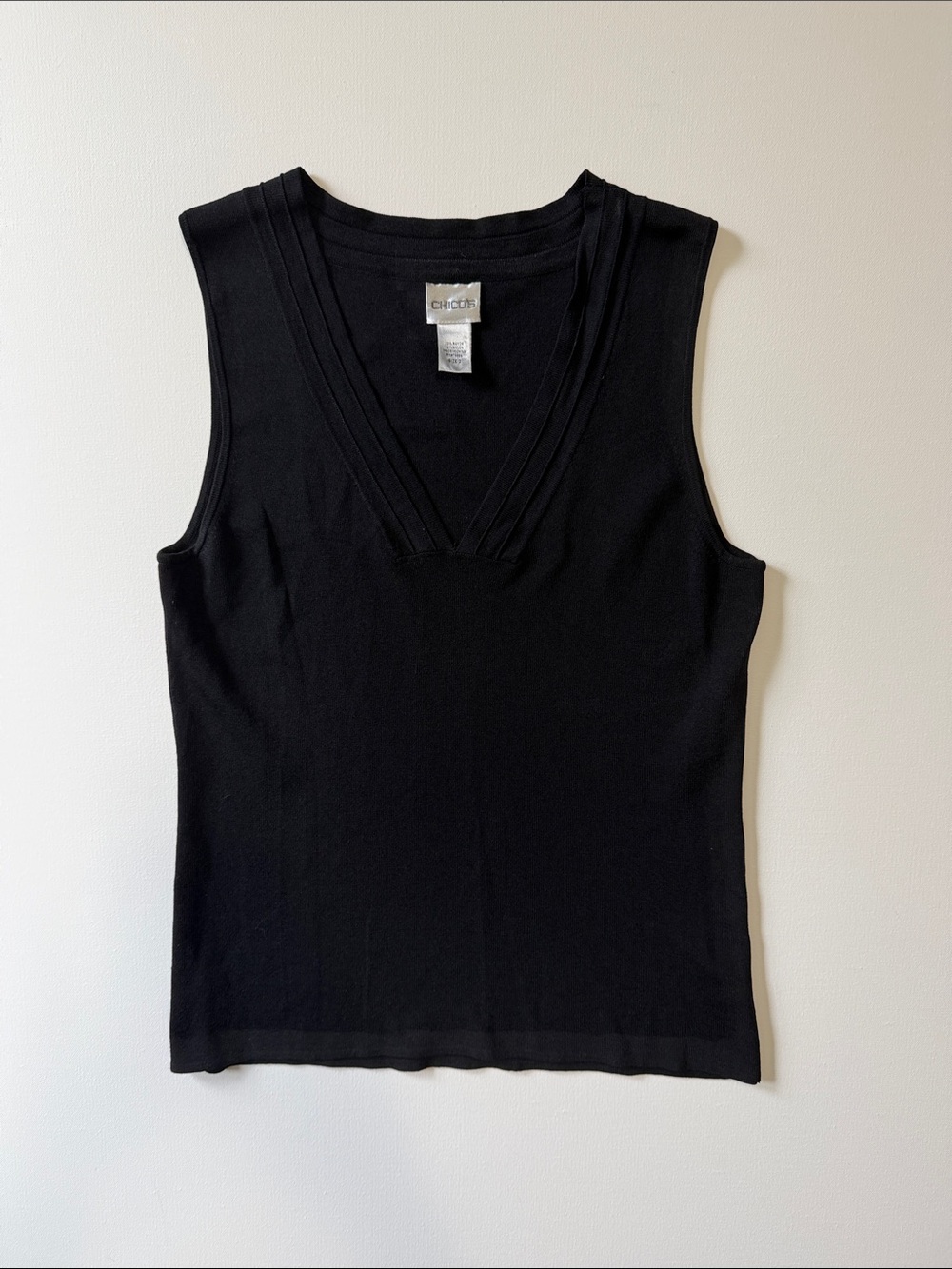 Chico's Black V-Neck Rib Trim Sleeveless Tank - 2 (L)